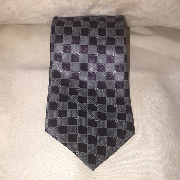Geoffrey Beene Other - 🎉3 for $20🎉Geoffrey Beene 100% silk tie